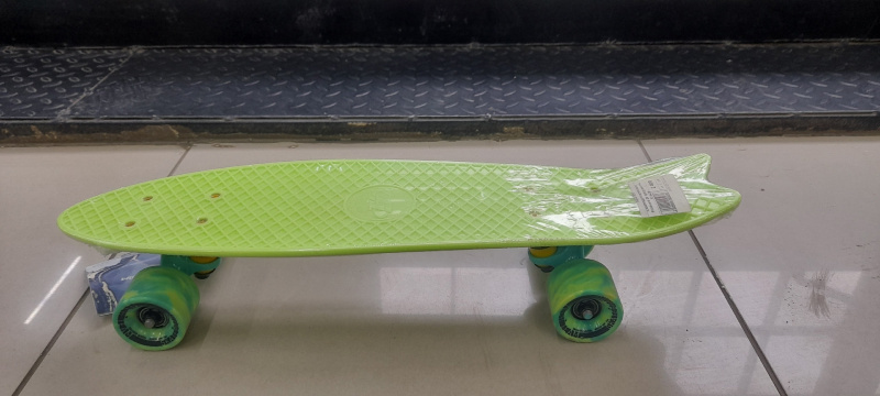 Cкейтборд пластиковый Fishboard 23  light green 1/4 TLS-406